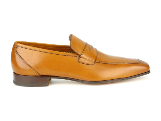 Penny Loafer with hand sewing details on plug