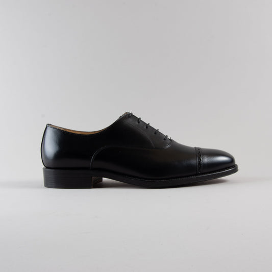 Oxford with perforated pin