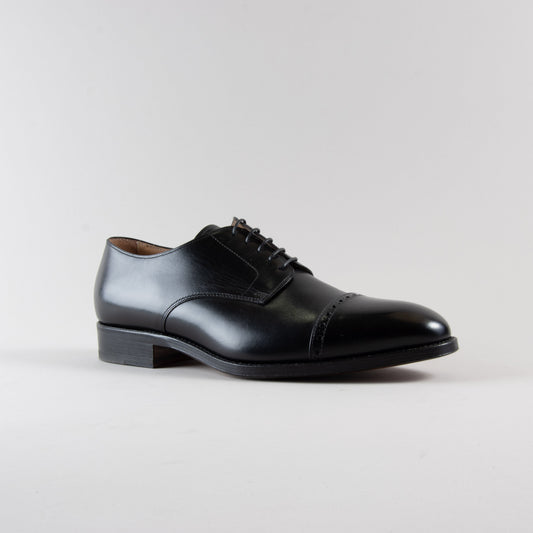 Derby with perforated tip